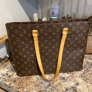 Louis Vuitton Luco Tote
